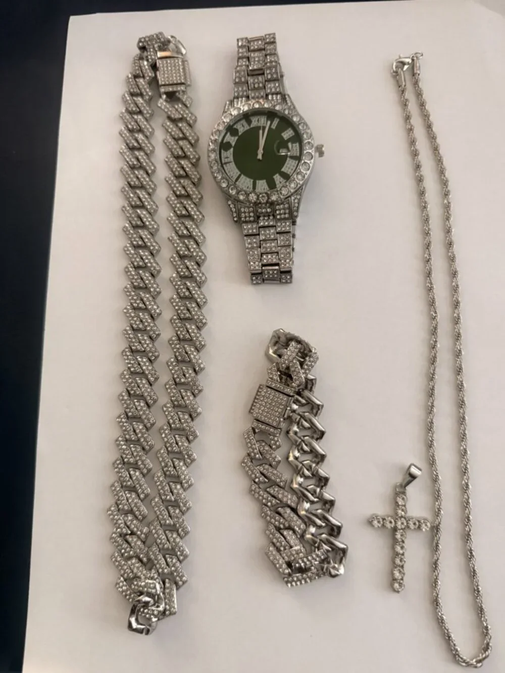 4-piece Men's Quartz Fashion Watch and Jewelry Set - Alloy